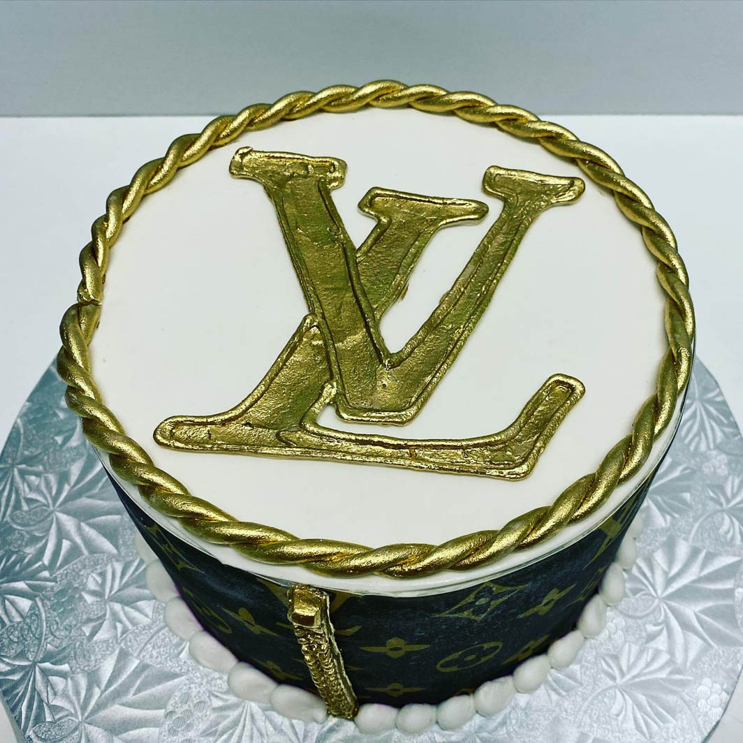 Simple LV cake  Louis vuitton cake, Louis vuitton birthday, Louis vuitton